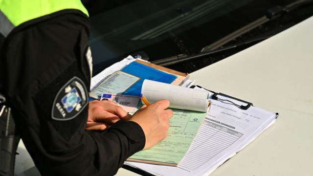 Γνωστή δημοσιογράφος συνελήφθη για απείθεια, απειλή και εξύβριση αστυνομικών στην Αττική Οδό