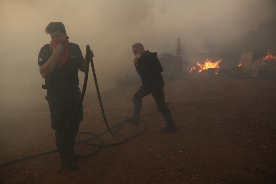 Πήραν φωτιά τα πληκτρολόγια και τώρα ποιος θα τη σβήσει;