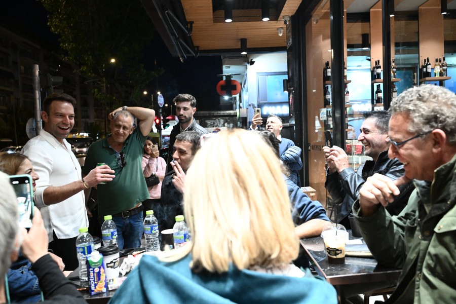 Άρχισε το «ξεσκόνισμα» στον ΣΥΡΙΖΑ ο Κασσελάκης - Πήγε για μπίρες μετά τη συνεδρίαση-μπάχαλο της ΚΕ
