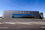 Βερολίνο: ακτιβιστές που αντιδρούν στην επέκταση του Gigafactory της Tesla συγκρούονται με την αστυνομία