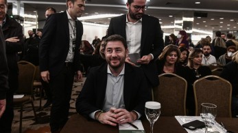 Ακατανόητη εμμονή με την ακυβερνησία Ακατανόητη εμμονή με την ακυβερνησία