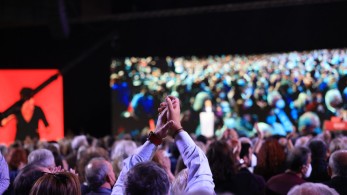 Μάνος Βουλαρίνος: Η κωμική συνήθεια κάθε προεκλογικής περιόδου Μάνος Βουλαρίνος: Η κωμική συνήθεια κάθε προεκλογικής περιόδου