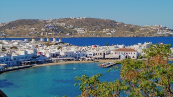 Μάνος Βουλαρίνος: Μύκονοοοοοος λέμε και κλαίμε (από τα γέλια) Μάνος Βουλαρίνος: Μύκονοοοοοος λέμε και κλαίμε (από τα γέλια)