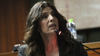 Όταν η Τσαπανίδου ρωτούσε αν η χώρα είναι ξέφραγο αμπέλι – Το βίντεο που θα ήθελε να εξαφανιστεί Όταν η Τσαπανίδου ρωτούσε αν η χώρα είναι ξέφραγο αμπέλι – Το βίντεο που θα ήθελε να εξαφανιστεί