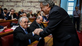 Κρυφές σελίδες στο «πρόγραμμα ΣΥΡΙΖΑ» οδηγούν σε διάλυση της οικονομίας και της μεσαίας τάξης Κρυφές σελίδες στο «πρόγραμμα ΣΥΡΙΖΑ» οδηγούν σε διάλυση της οικονομίας και της μεσαίας τάξης
