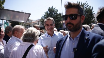 Εκλογές 2023-Μητσοτάκης: αρνήθηκαν να τον χαιρετήσουν στο περίπτερο του ΣΥΡΙΖΑ - «Είστε της σχολής Βαρουφάκη;» Εκλογές 2023-Μητσοτάκης: αρνήθηκαν να τον χαιρετήσουν στο περίπτερο του ΣΥΡΙΖΑ - «Είστε της σχολής Βαρουφάκη;»