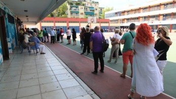Εκλογές ΣΥΡΙΖΑ: ξεπέρασε τους 140.000 ψηφοφόρους η συμμετοχή - Ουρές στα εκλογικά τμήματα- Συζητάτε για παράταση μιας ώρας Εκλογές ΣΥΡΙΖΑ: ξεπέρασε τους 140.000 ψηφοφόρους η συμμετοχή - Ουρές στα εκλογικά τμήματα- Συζητάτε για παράταση μιας ώρας