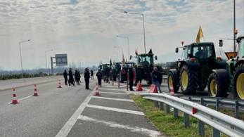 Αγρότες της Καρδίτσας και των Φαρσάλων  σήκωσαν τις μπάρες στον Ε65