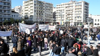 Συγκεντρώσεις για τα Τέμπη: γεμάτη η πλατεία Γεωργίου στην Πάτρα