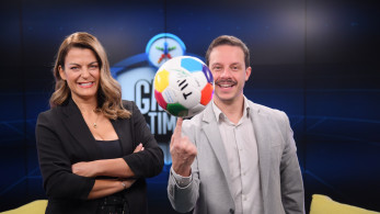 Ο Δημήτρης Μακαλιάς σκίζει το σενάριο και μετατρέπει το GAME TIME σε stand-up show